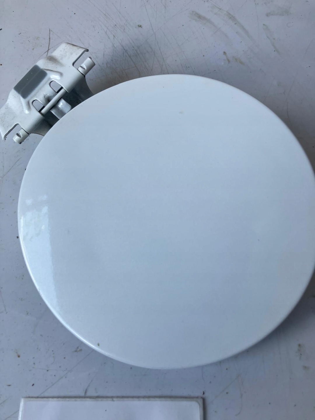 Tankklappe des Kraftstoffsbehälters MAZDA CX5 BIALA PERLA