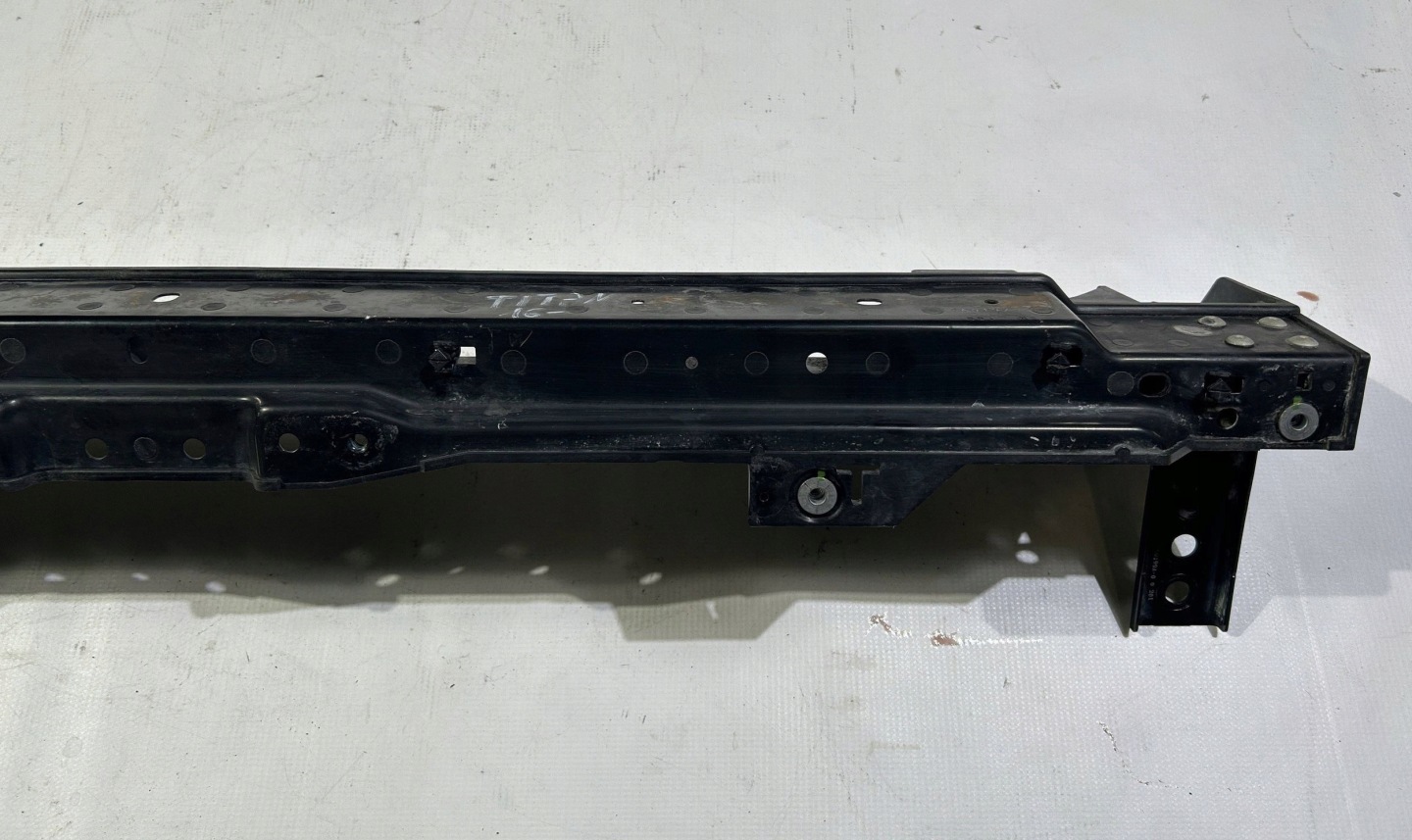 support panel for radiators pillar front cover Nissan Titan 2016r