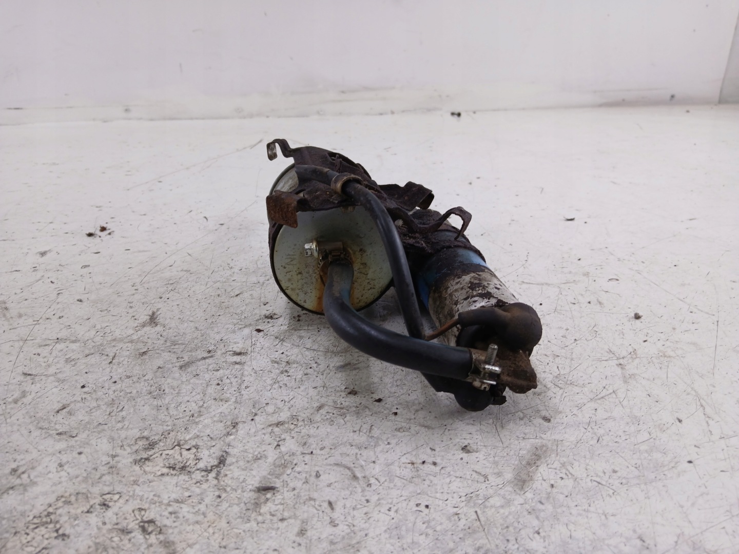 MERCEDES W210 2.0 pump feed pump A0004706094