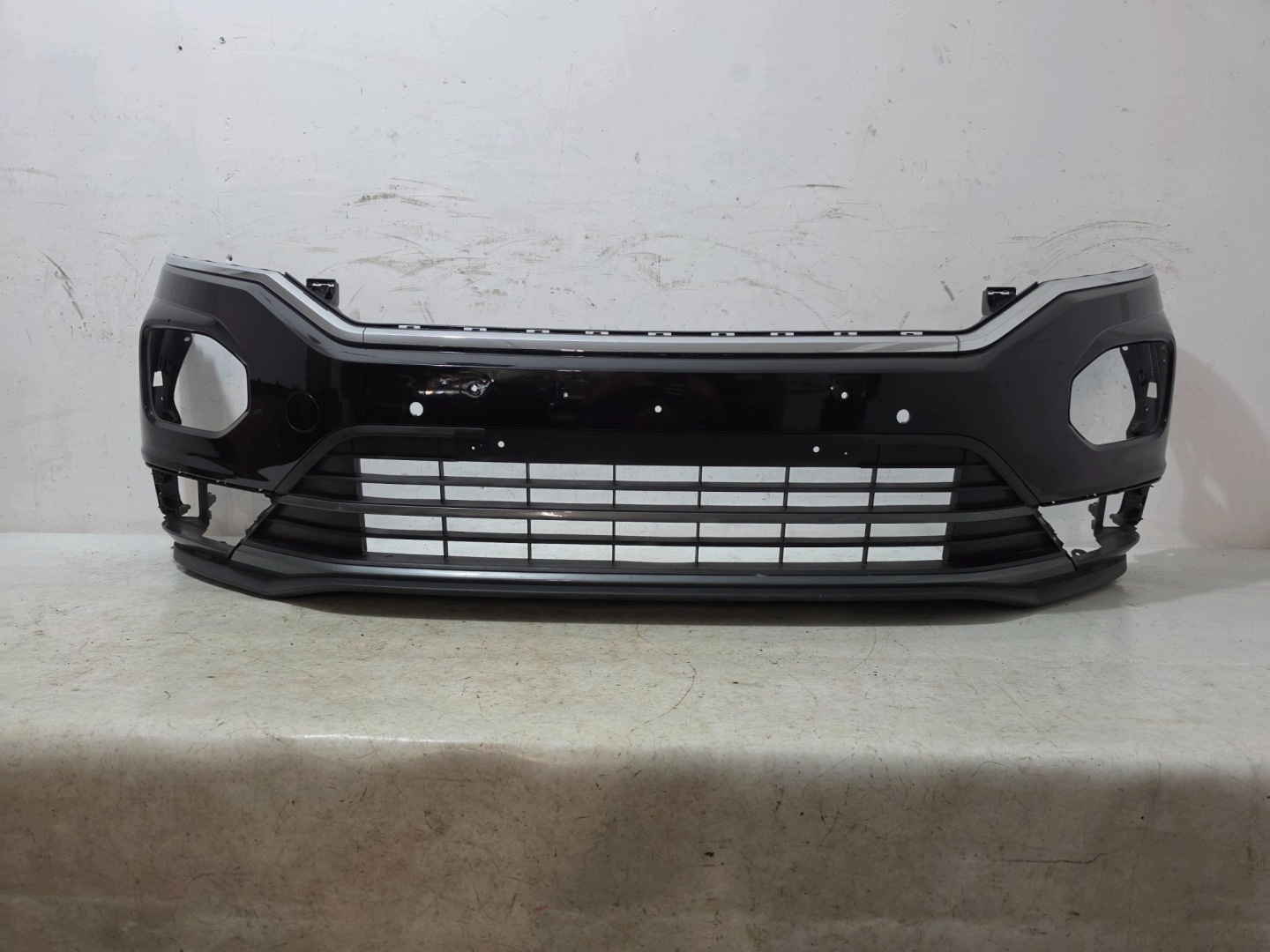 ^ VW T-ROC 2GA bumper front front 2GA807221J
