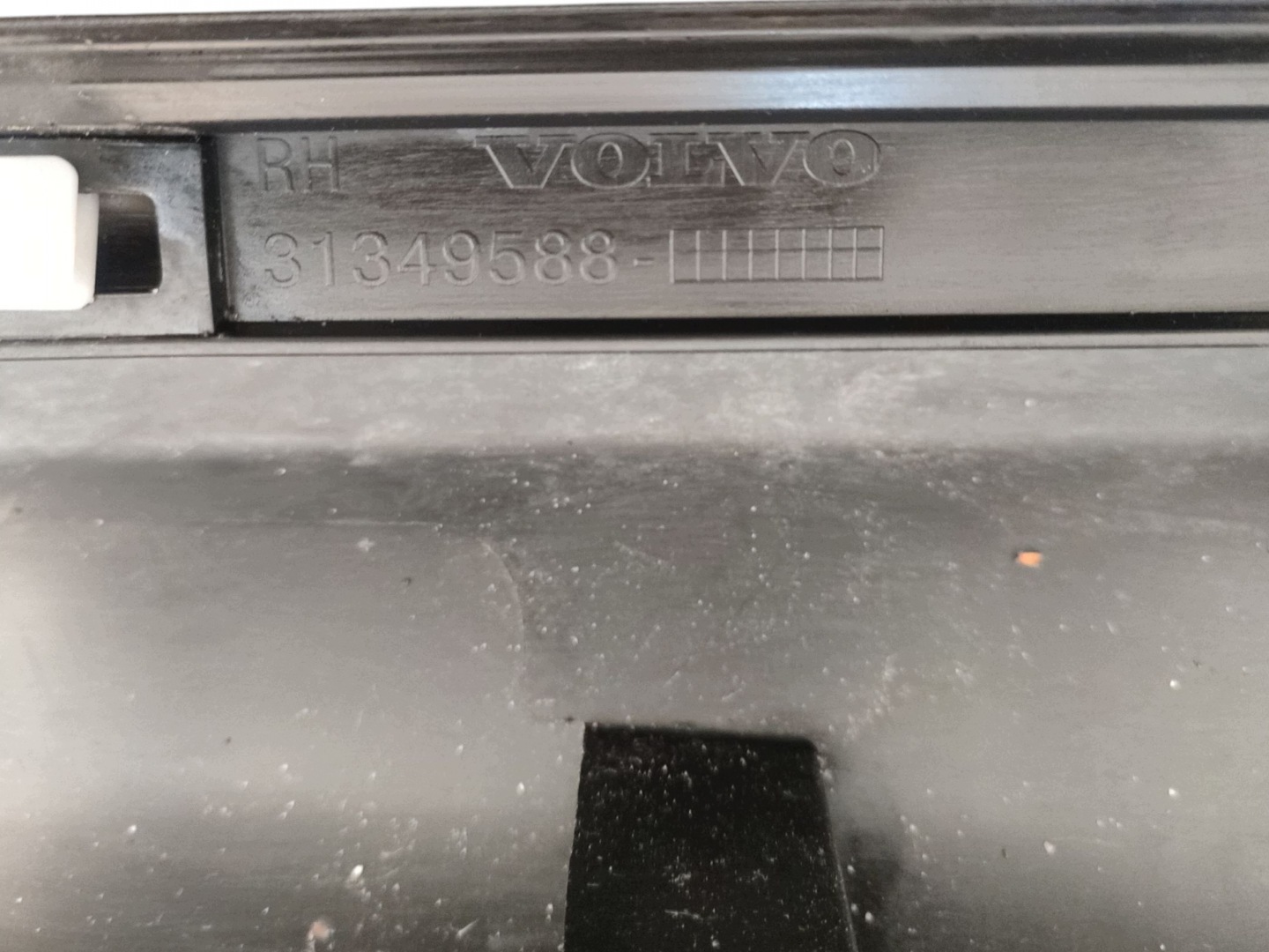 lišta prahová pravá VOLVO XC60 a (2008-2013) 31349588