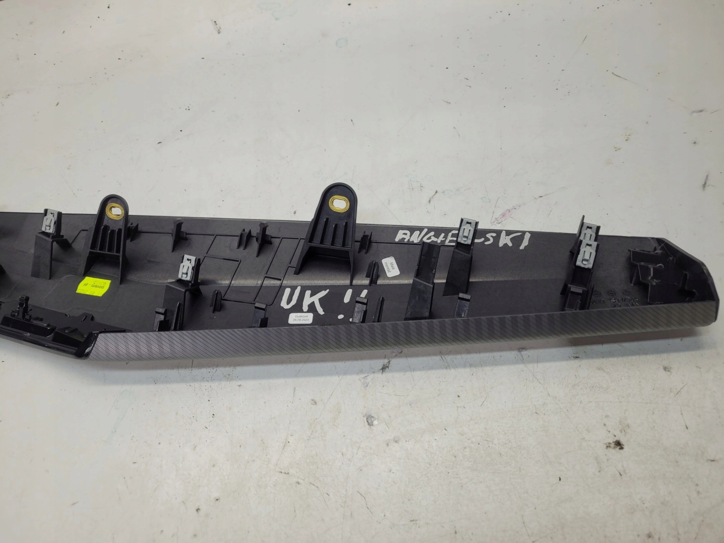 Moulage DEKOR du tableau de bord Console AUDI Q4 E-TRON 89C857200 Anglais