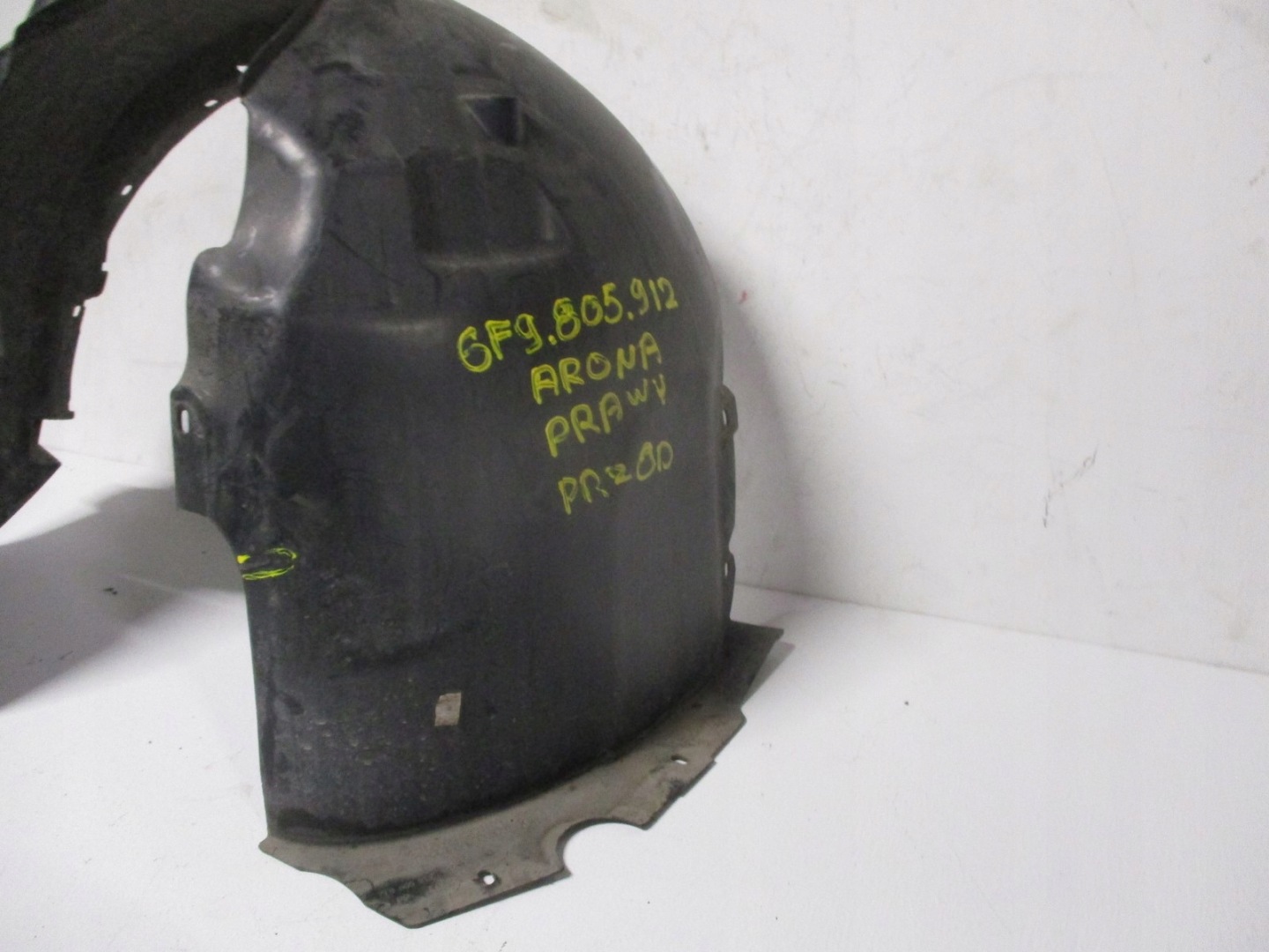 mudguard SEAT ARONA 6F9 6F9805912 right