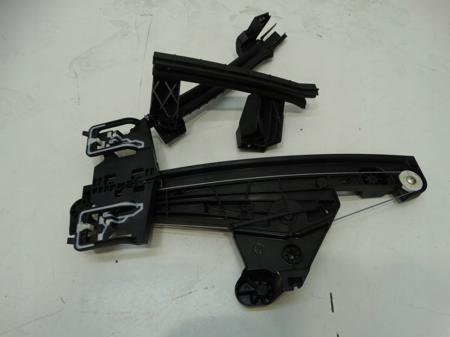 window regulator left rear part CITROEN C4 III 2020R.- 9832713980