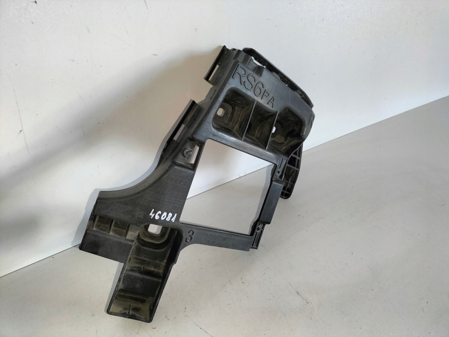Support Support plaque Pare choc Arrière Arrière Droite AUDI A6 RS6 C7 11