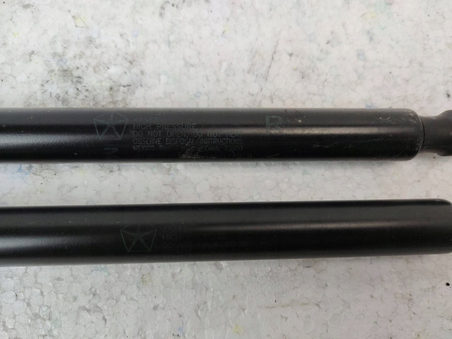 damper bonnet boot Jeep Grand Cherokee 4 facelift 2014 68185050AB