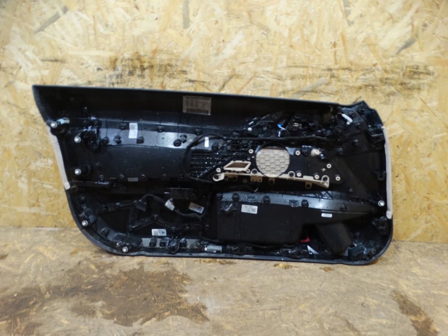 upholstery side door front right BMW G22 G23 1