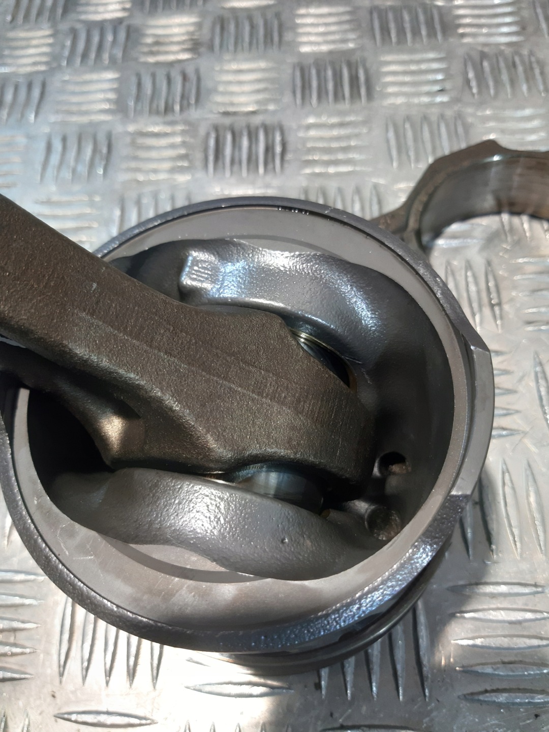 piston connecting rod MAN D0836 LOH66