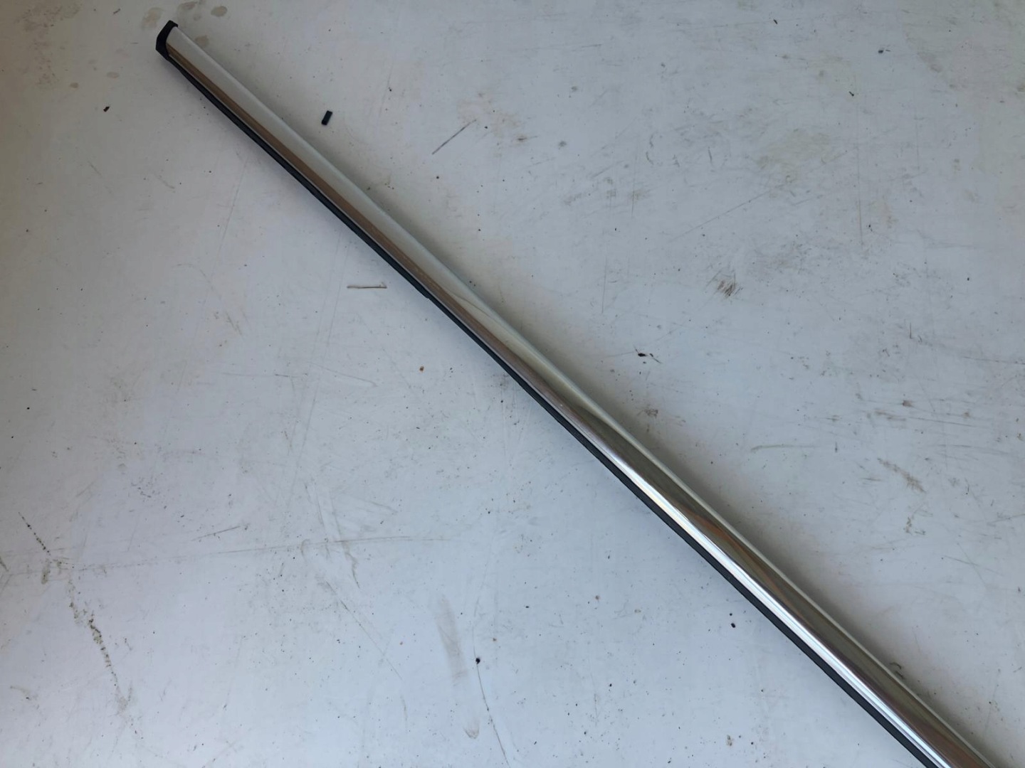moulding dust door right front CITROEN C4 II B7 CHROM 9687378480