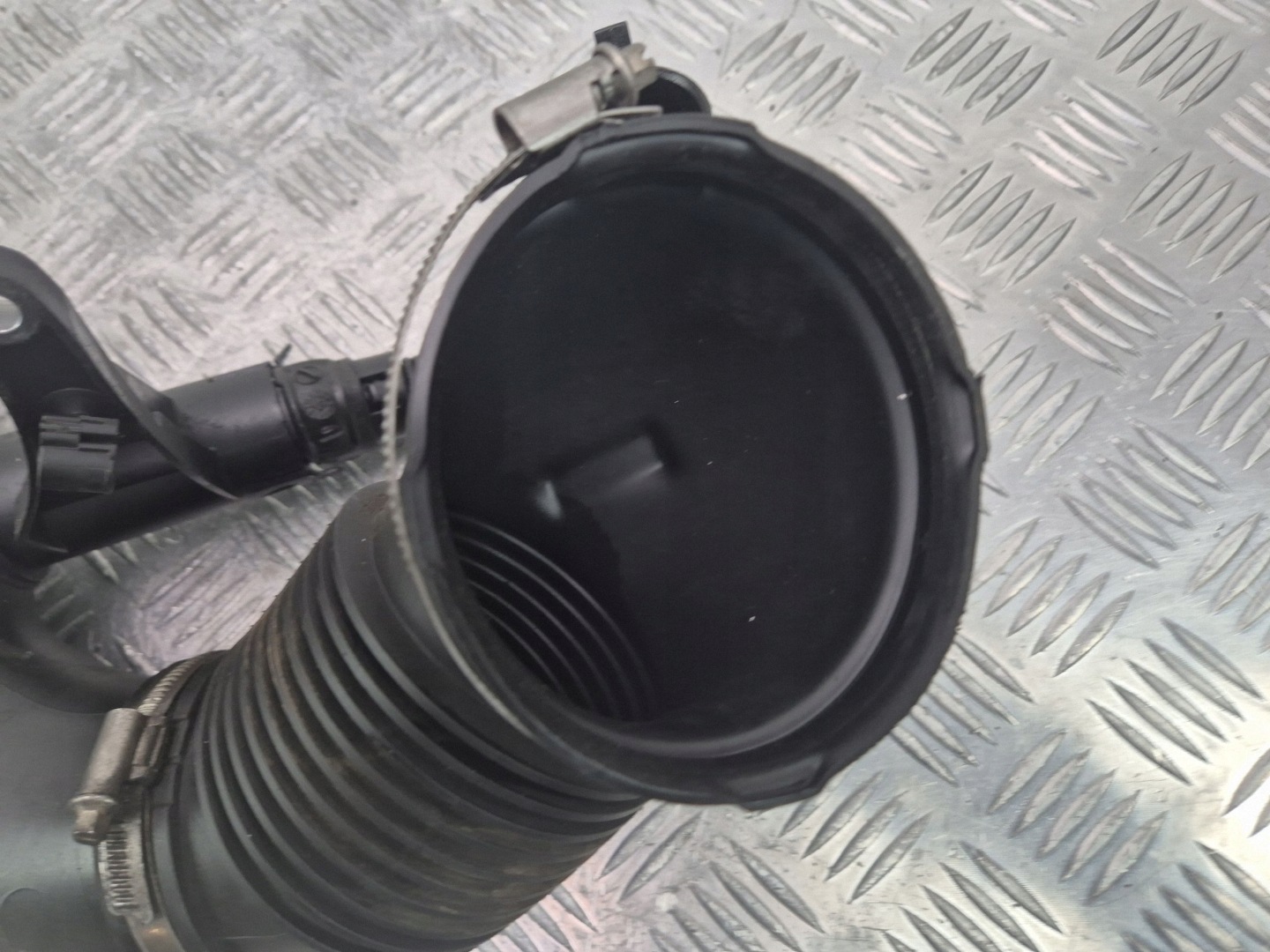 BMW 5 E60 E61 520d cijev usisni N47D20A 7803843
