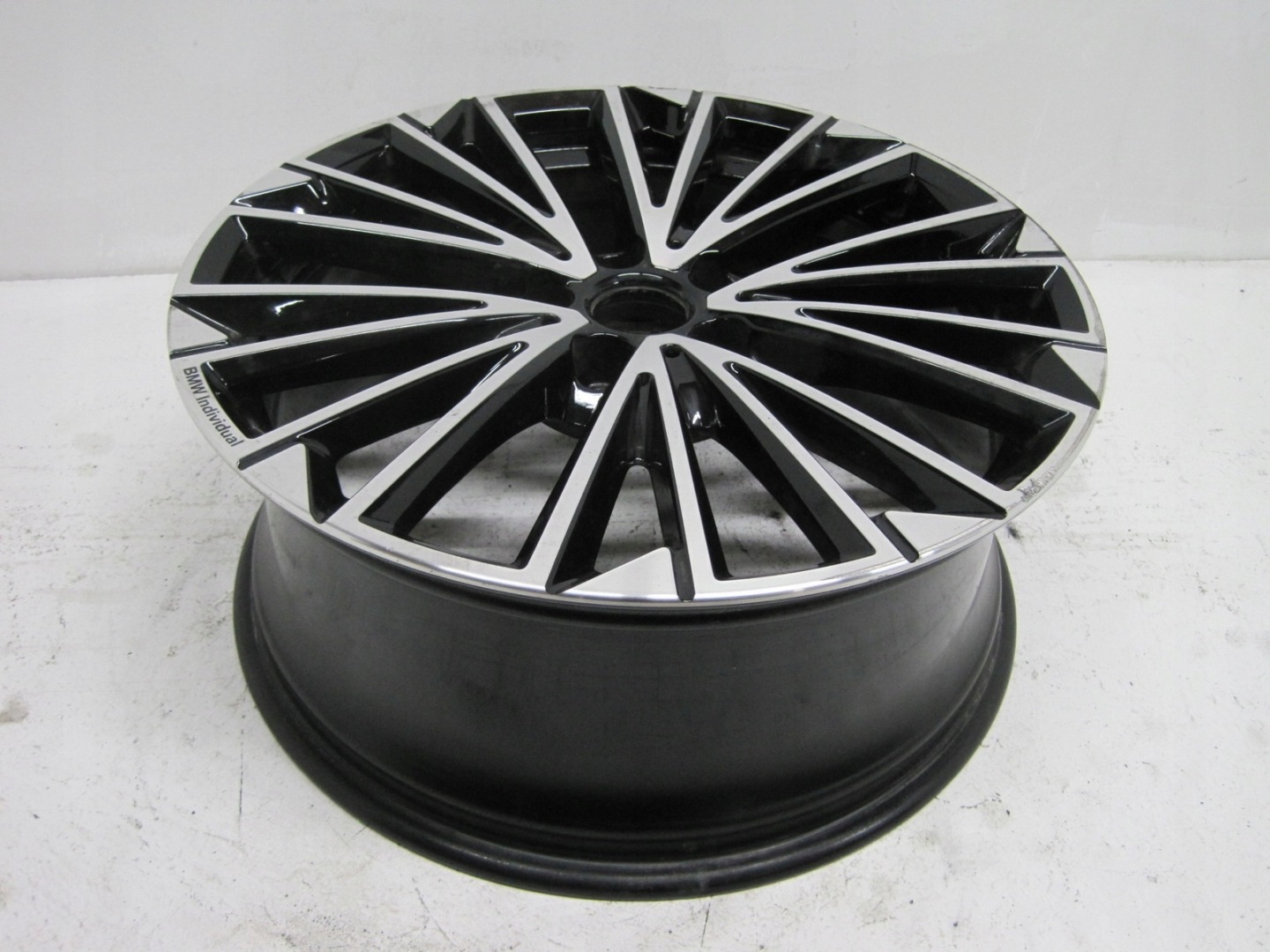 disk R19 BMW X1 X2 6891180