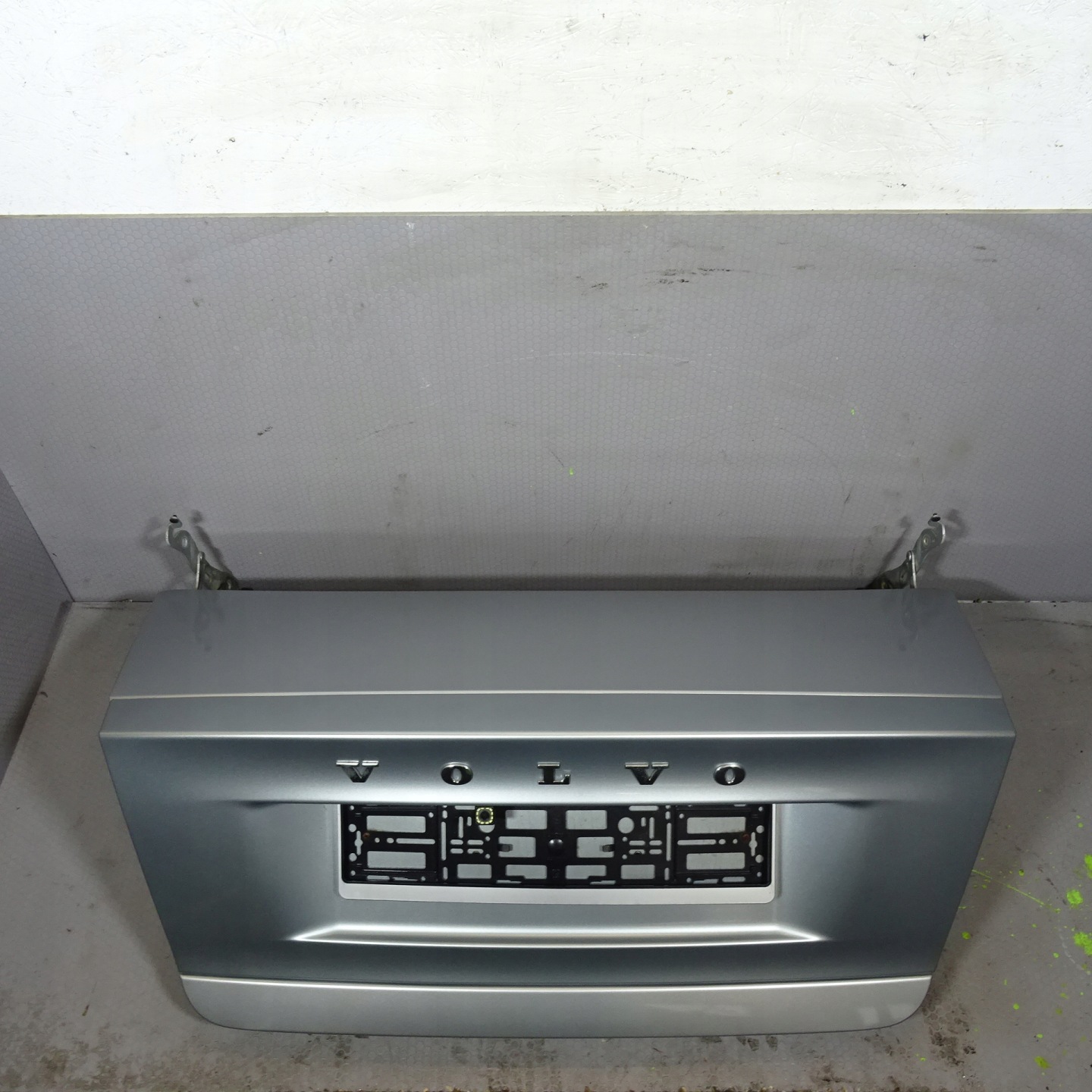 VOLVO S60 and LIFT rear trunk door 477-46