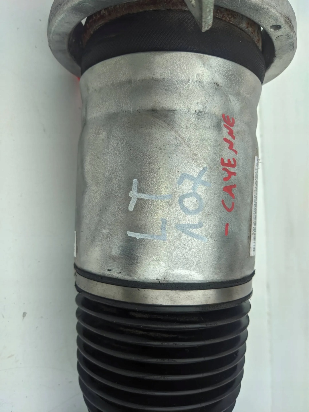 shock absorber left rear part PORSCHE CAYENNE and 7L 7L5616019H