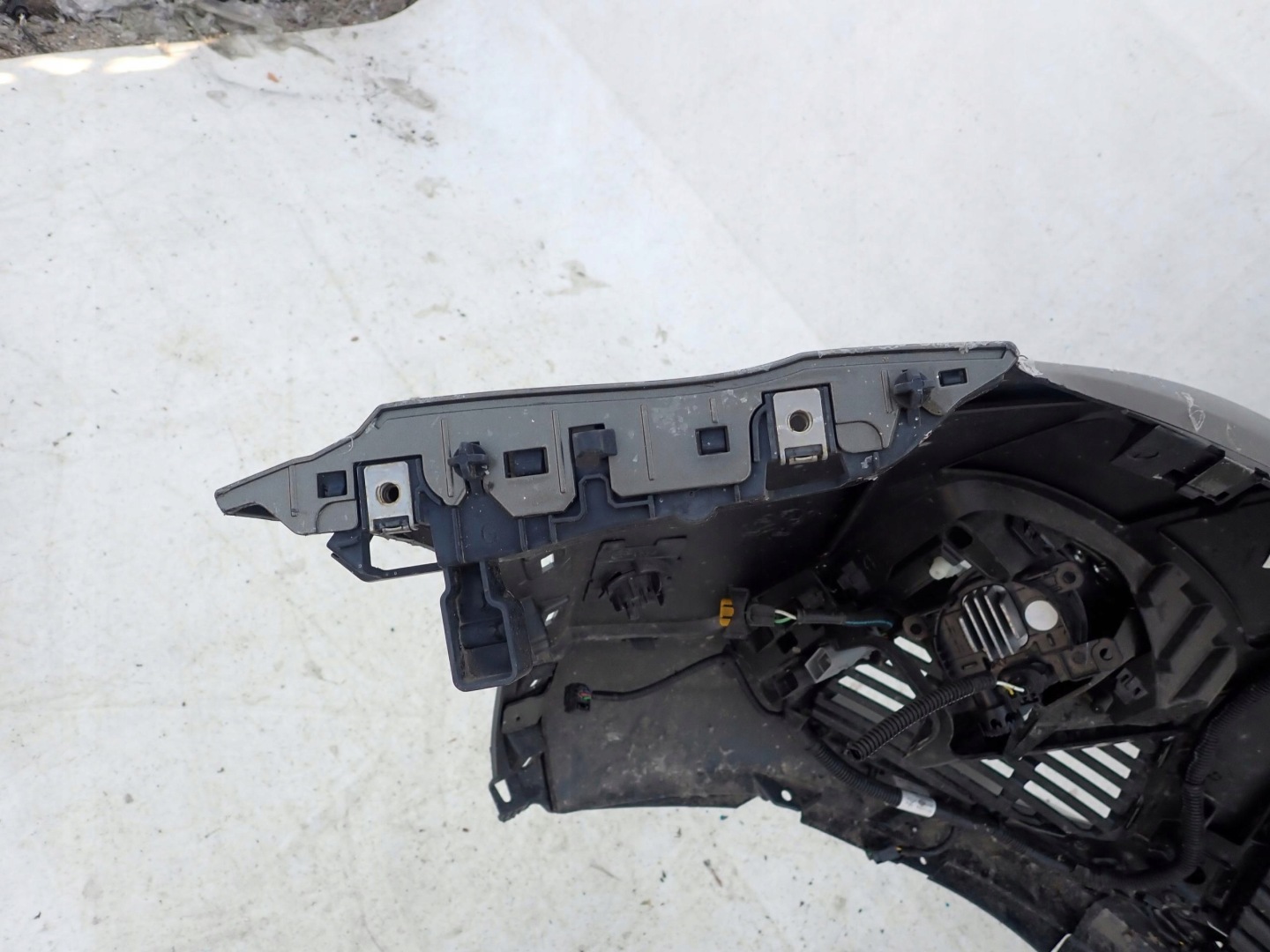 PEUGEOT 3008 II 16- bumper front KAMERA 6PDC