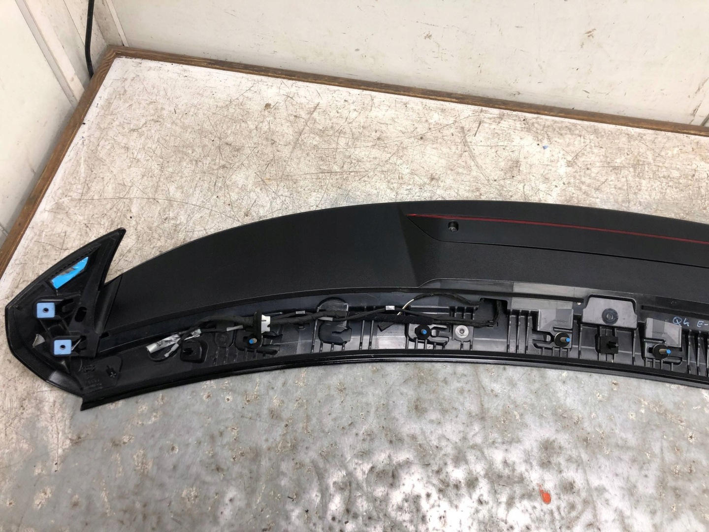 spoiler LOTKA bonnet AUDI Q4 E-TRON 89E827933