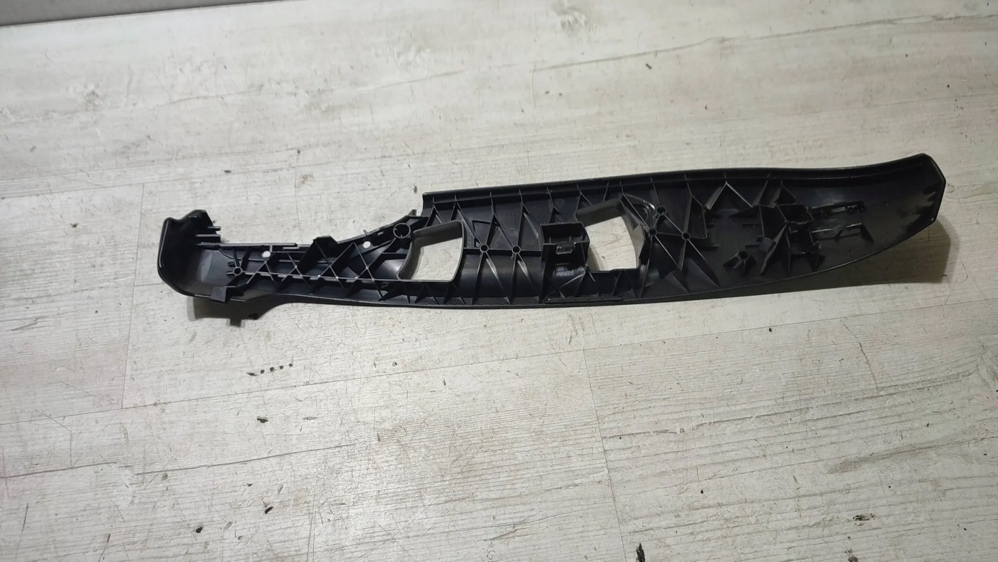 BMW X3 F25 15r 2.0d Blende Abdeckung Seitlich SITZ