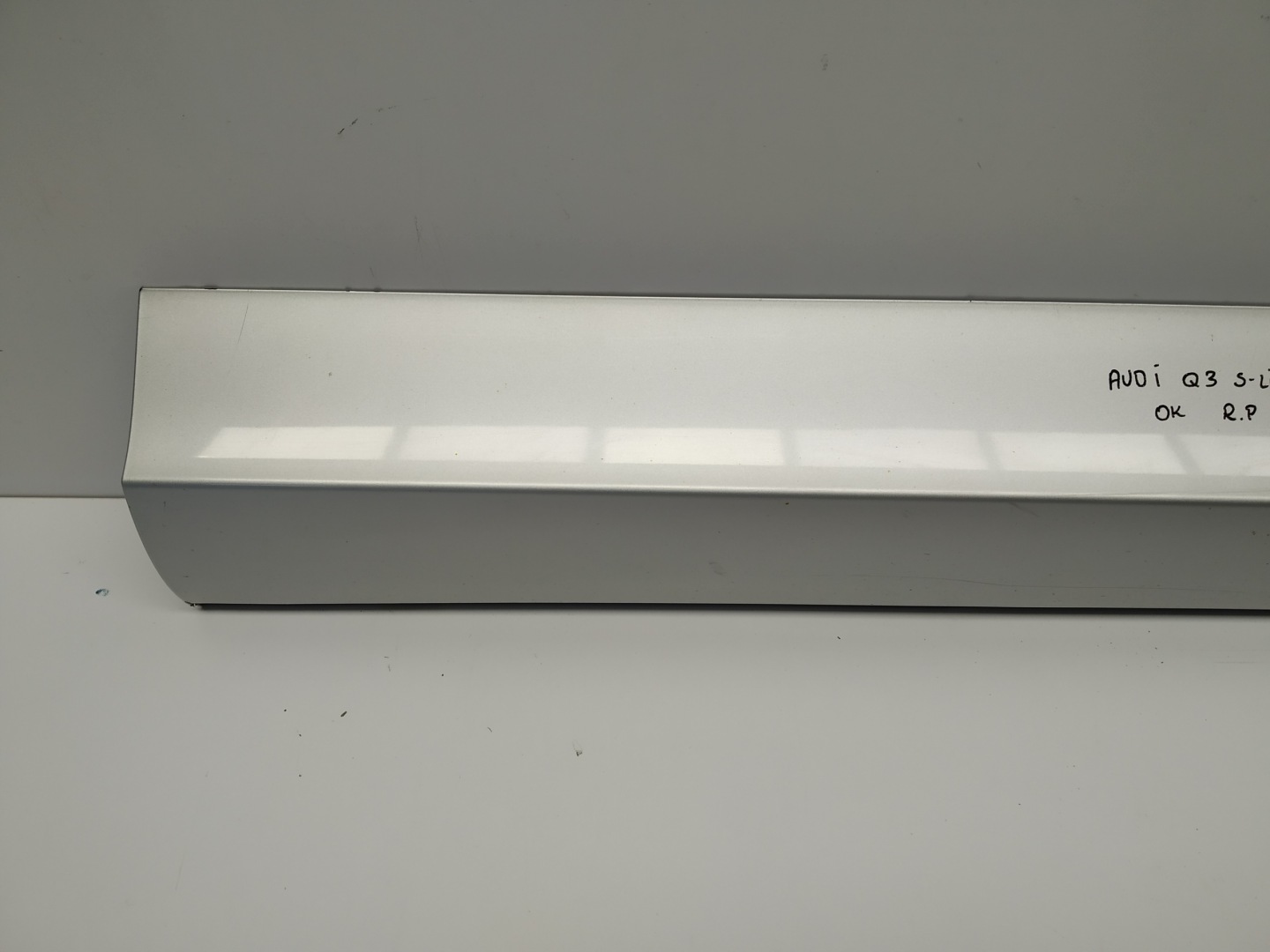 Audi Q3 S Line moulding cap door right biala