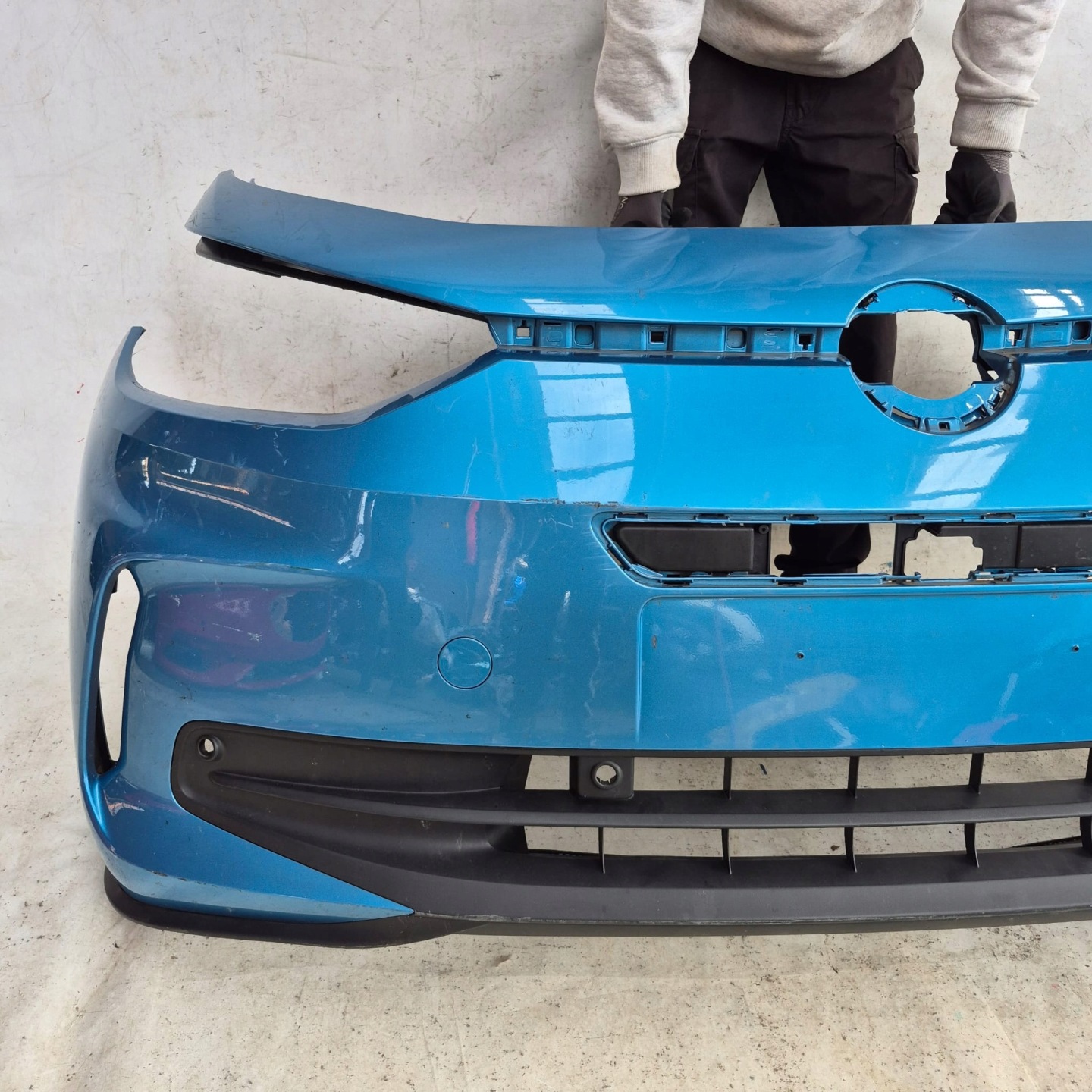 VW ID3 ID.3 10A LIFT 23- front bumper front PDC 10A807221A