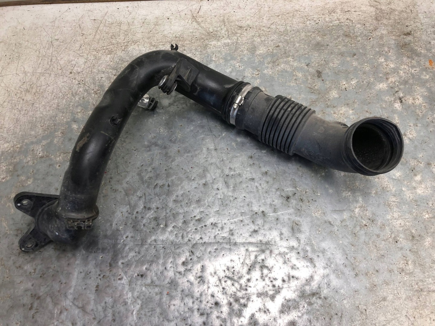 Schlauch intercooler RENAULT MASTER III 165761592R