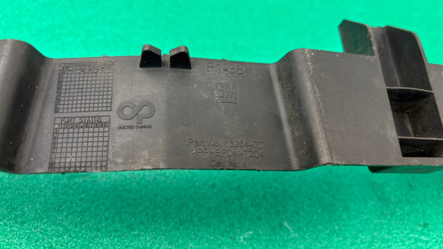 OPEL ASTRA 4 IV J LIFT upper bumper bracket front console 13264477 KP9/717
