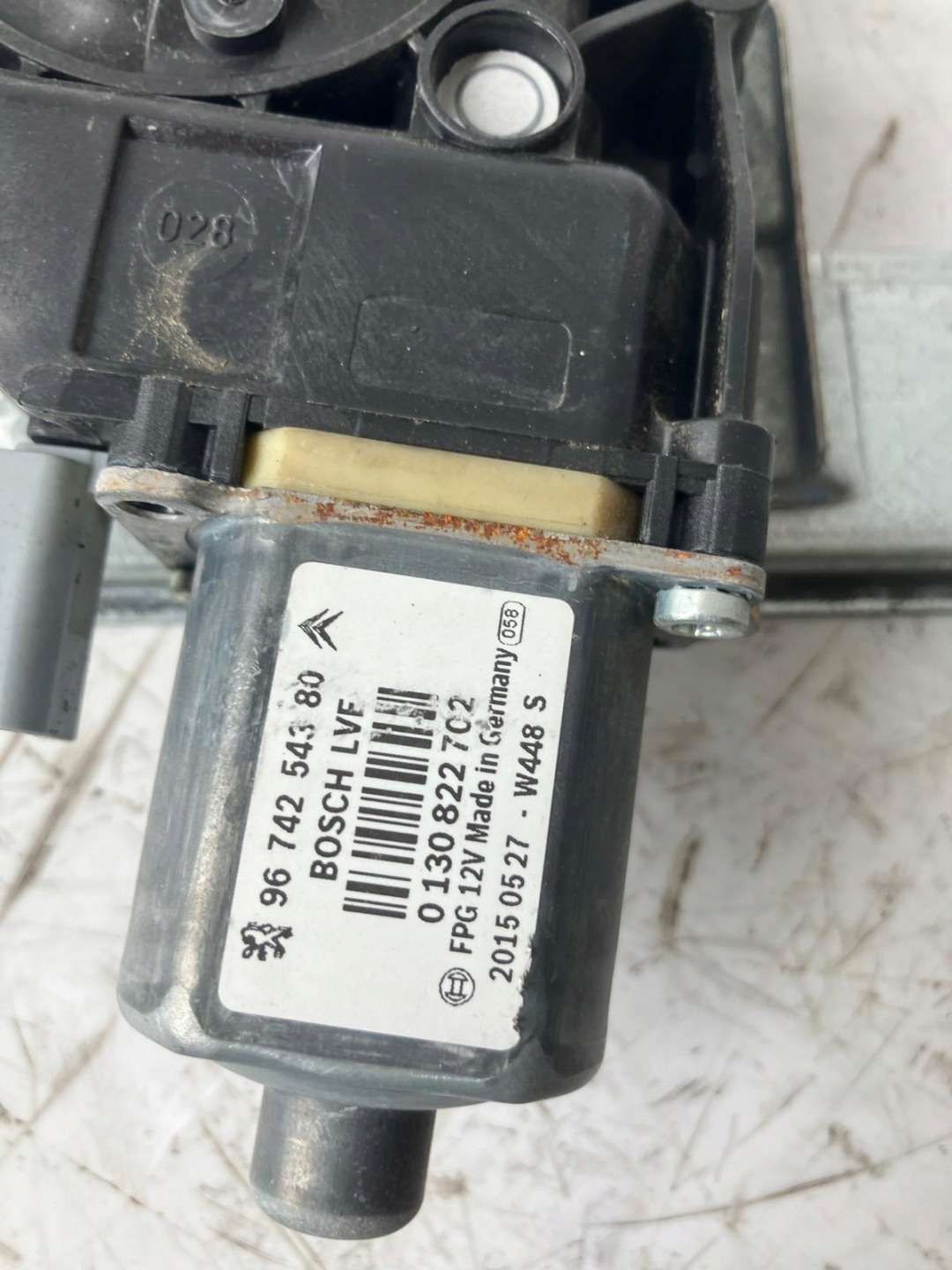 window regulator right front PEUGEOT 208 9674254380