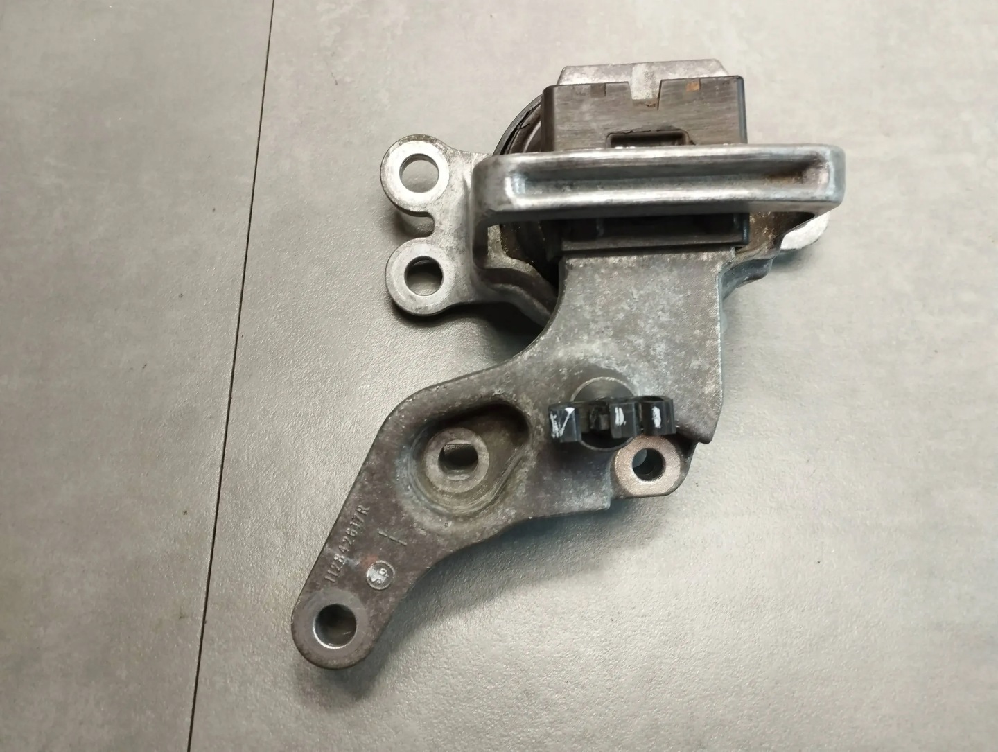 Renault Scenic IV 1.6 DCI engine mount 112842617R