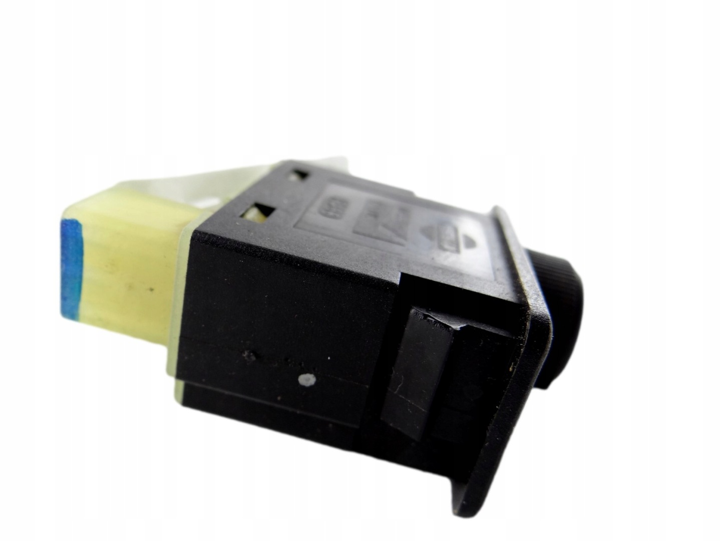 switch control of the lights NISSAN ALMERA 37024A