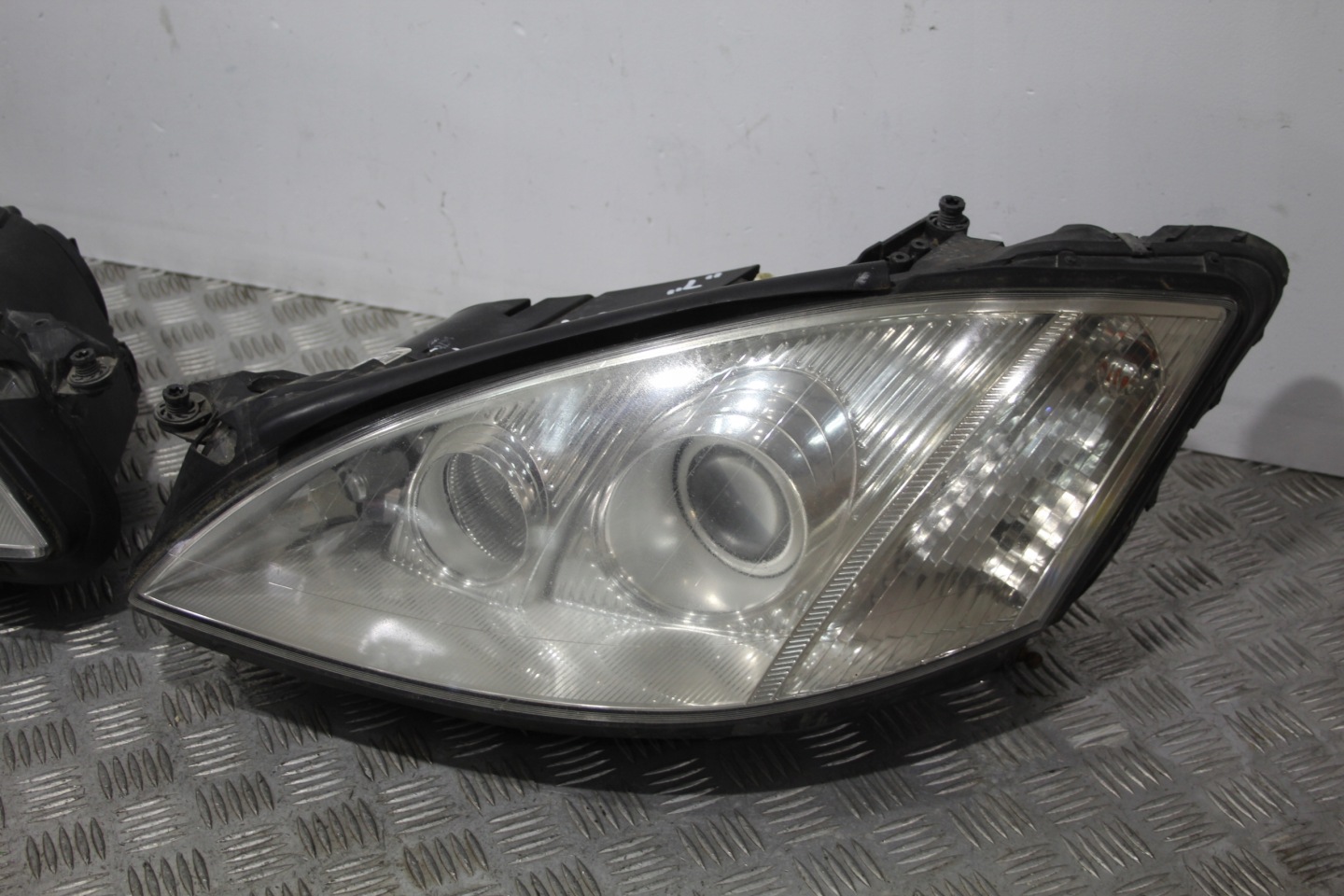lights front XENONY S-KLASA W221 A2218200761