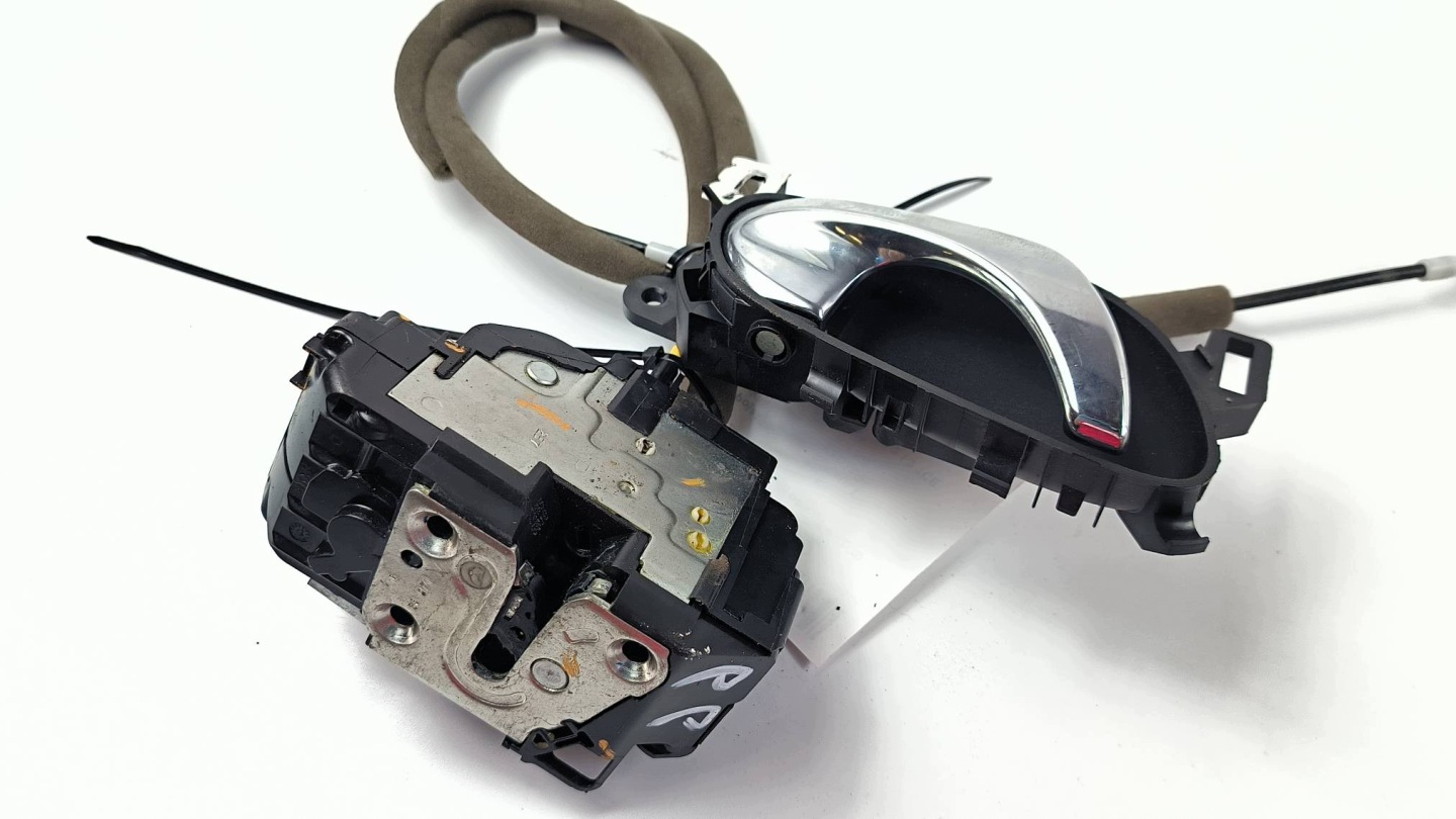 lock door right front EU 80670-4EA RENAULT KADJAR