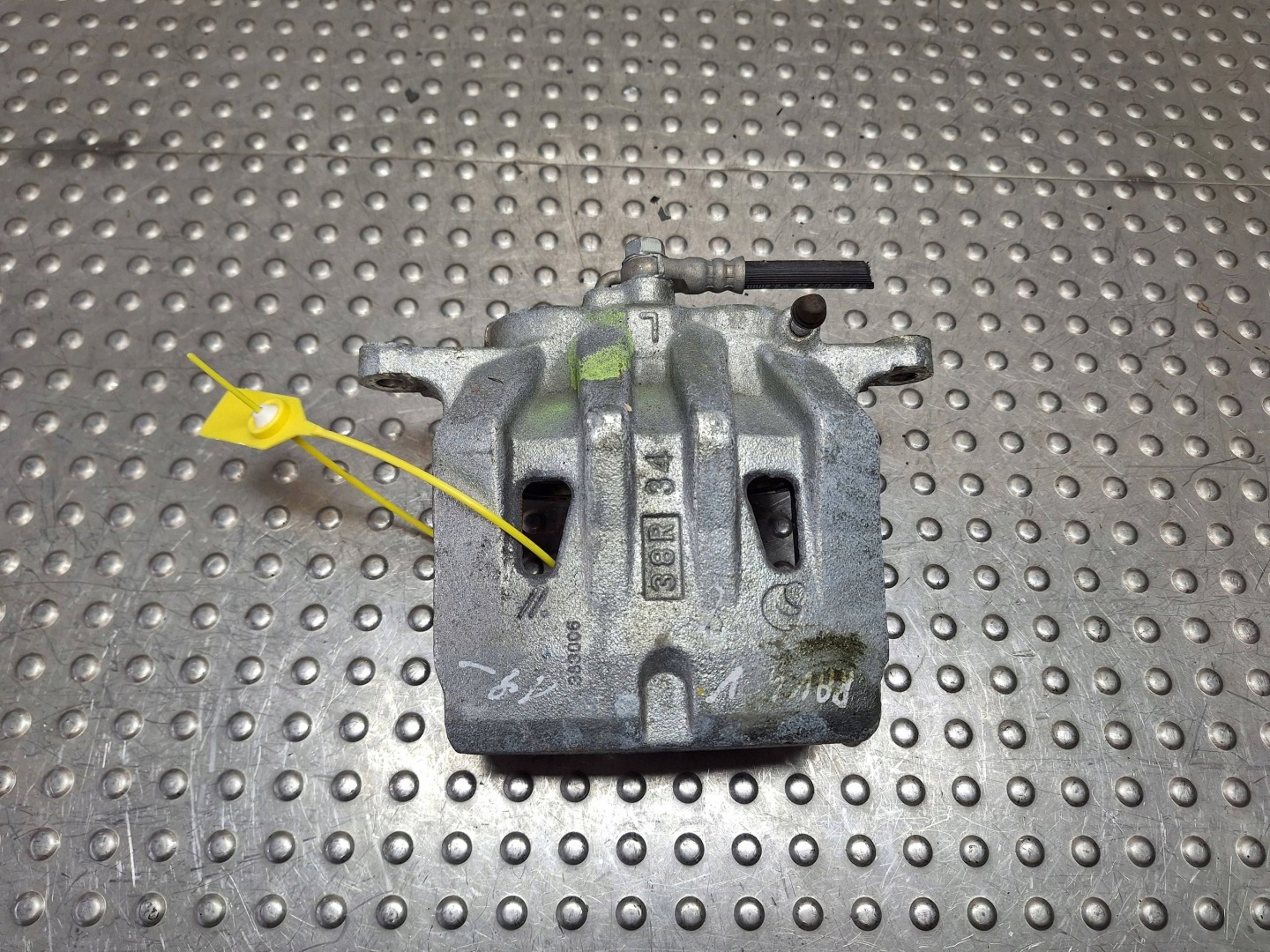 caliper brake left front TOYOTA RAV4 V 19- 2.5 H