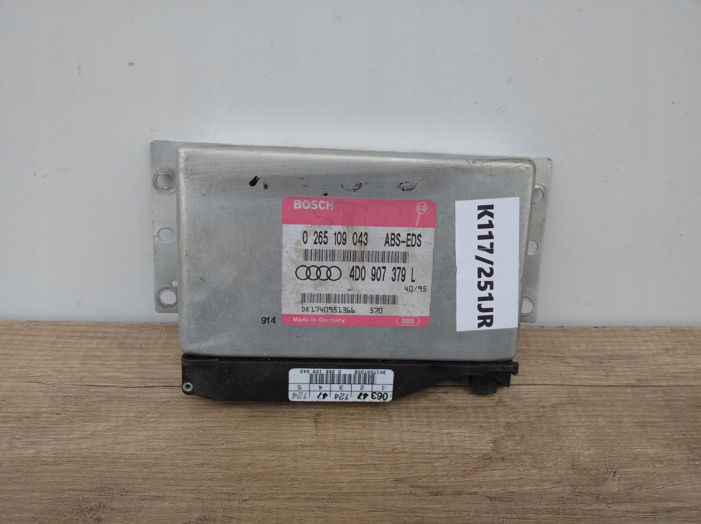AUDI A8 D2 Computer Bedienteil ABS ESP 4D0907379L K117/251JR