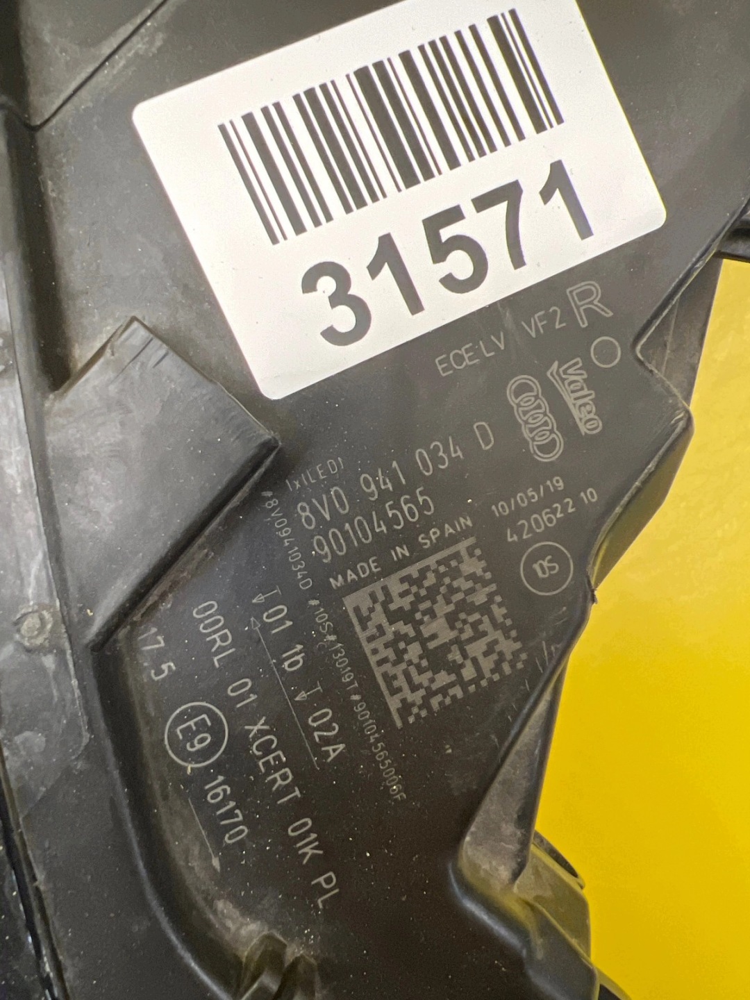 light right front Audi A3 S3 8V 8V0941034D UK