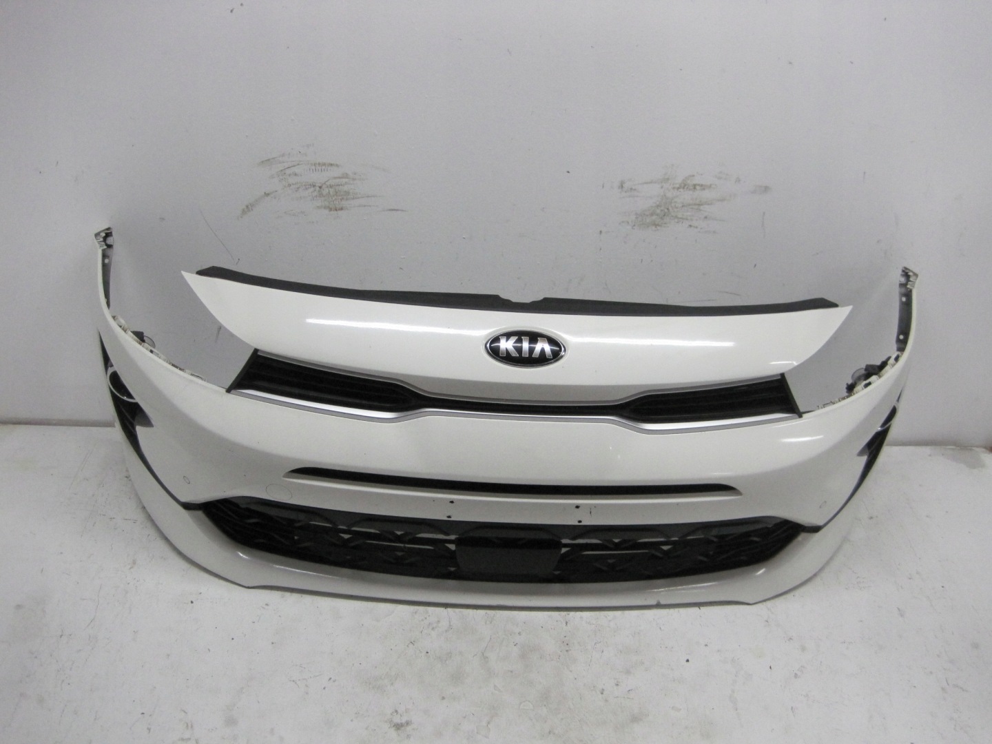 bumper KIA RIO IV 4 PDC front front