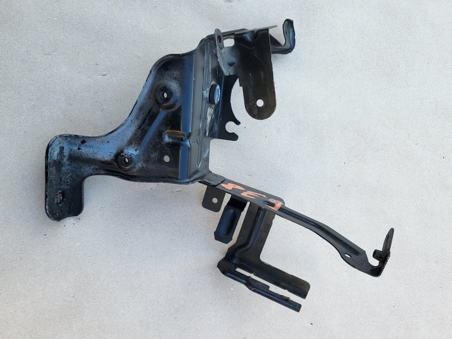 holder bracket console POMPY ABS AUDI A4 B6 B7 1.8 T 8E9 AVANT OE