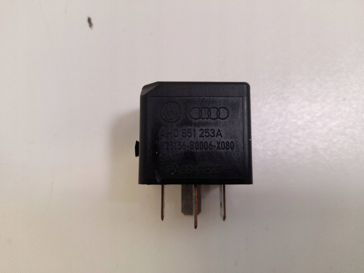 Audi Q3 8U e Altro/e VAG Relè 4H0951253A (P331)