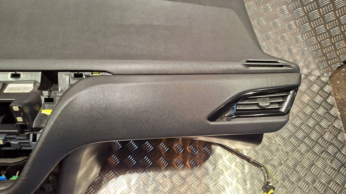 dashboard instrument panel console PEUGEOT 208 2008 2012