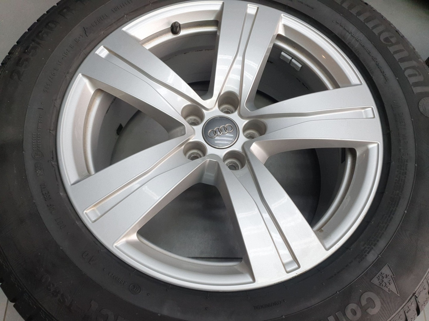 Audi Q7 4M disc wheels winter 18 255/60 continental et25 4M0601025A