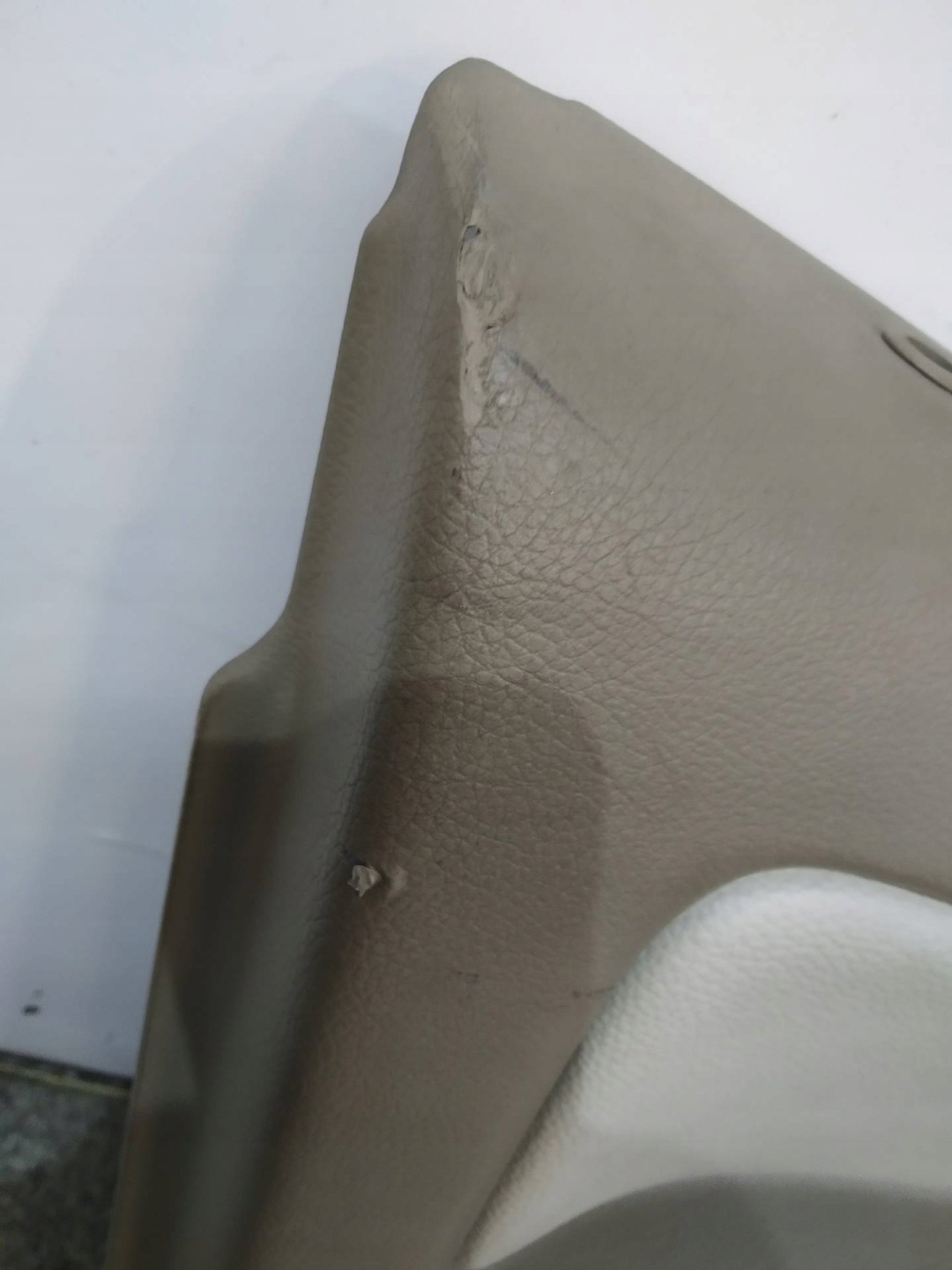 upholstery side left front 398 Volvo XC 90 and (2002-2014)