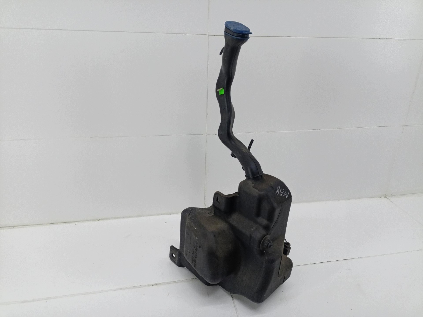 Behälter der Spritzdüse Mercedes-Benz B W246 2013 A2468601060