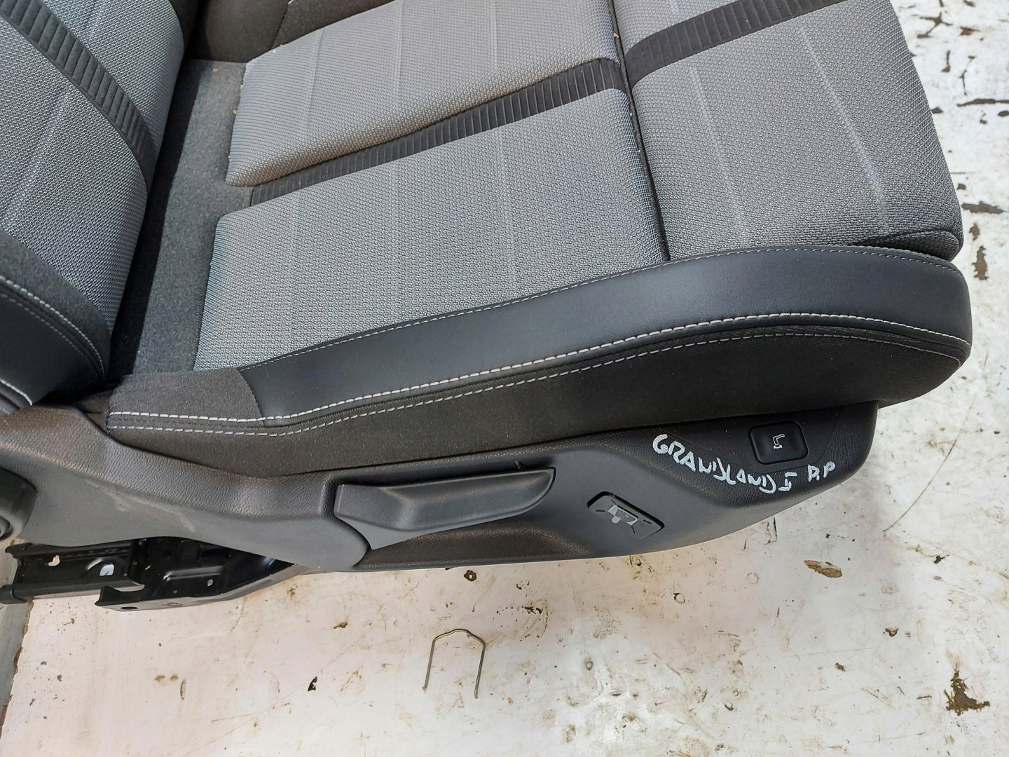 OPEL Grandland II 2024+ Siège komplet RHD UK
