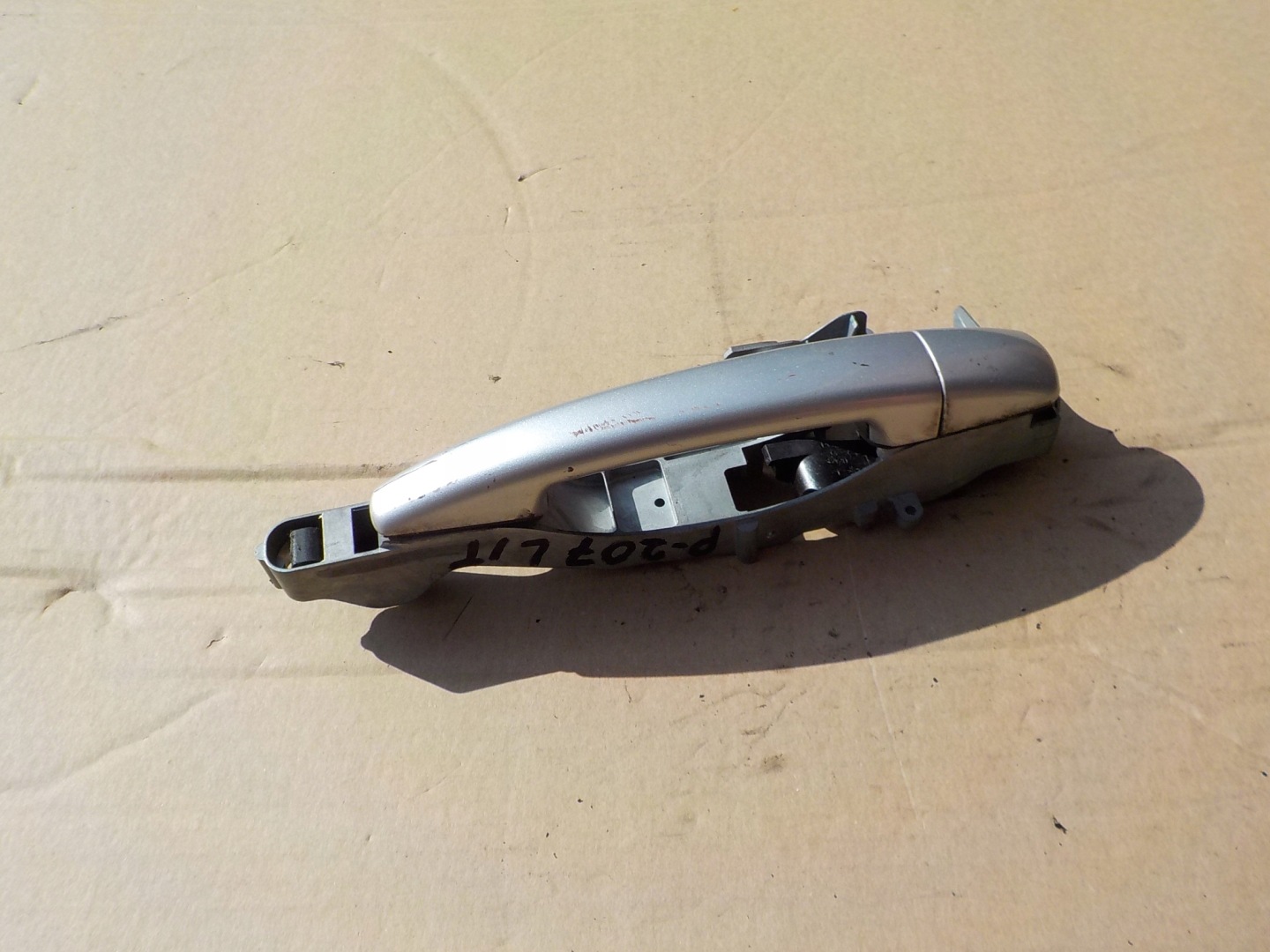 handle left rear part peugeot 207 HB 2008r