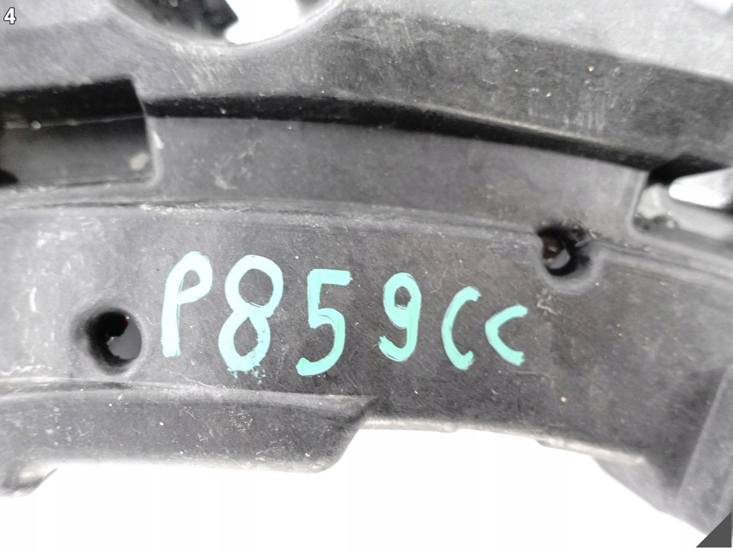 VOLVO XC40 EX40 C40 RECHARGE 17- support bracket holder W bumper right rear part