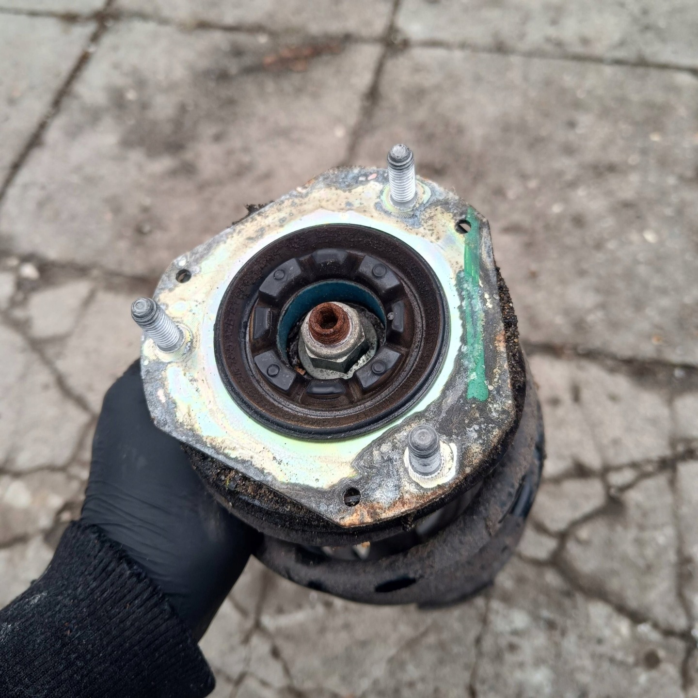 Ford Fiesta MK7 1.5 DIESEL 2016 shock absorber front left spring