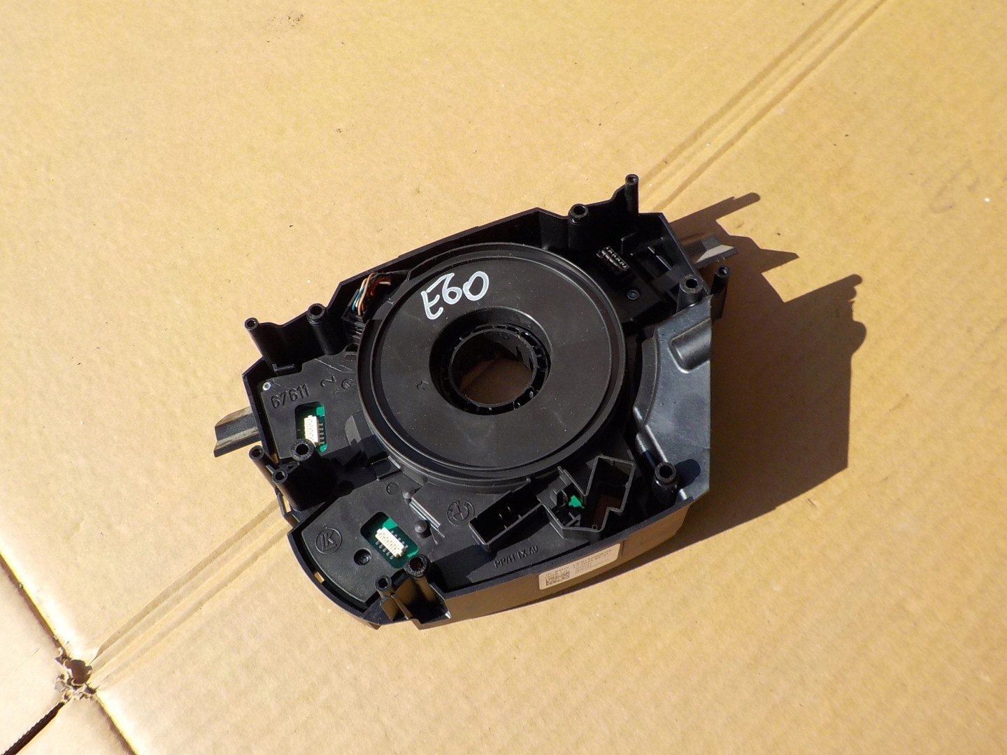 ring below steering wheel, bmw e60 9170208