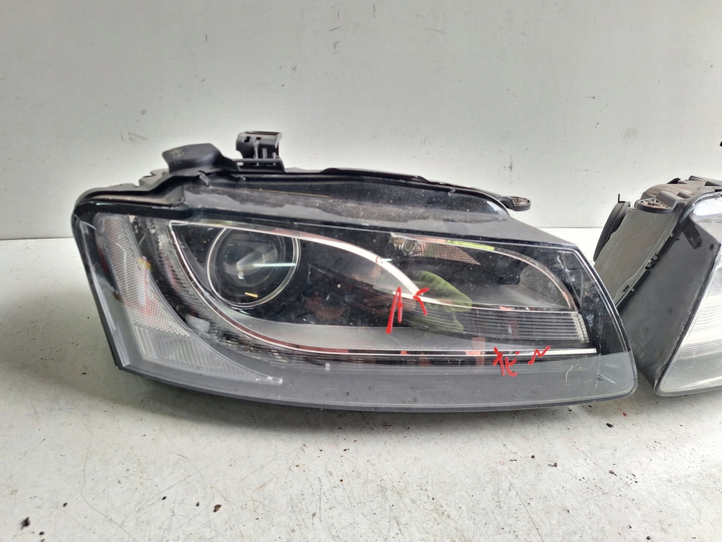 AUDI A5 8T 08-13 light right XENON UK