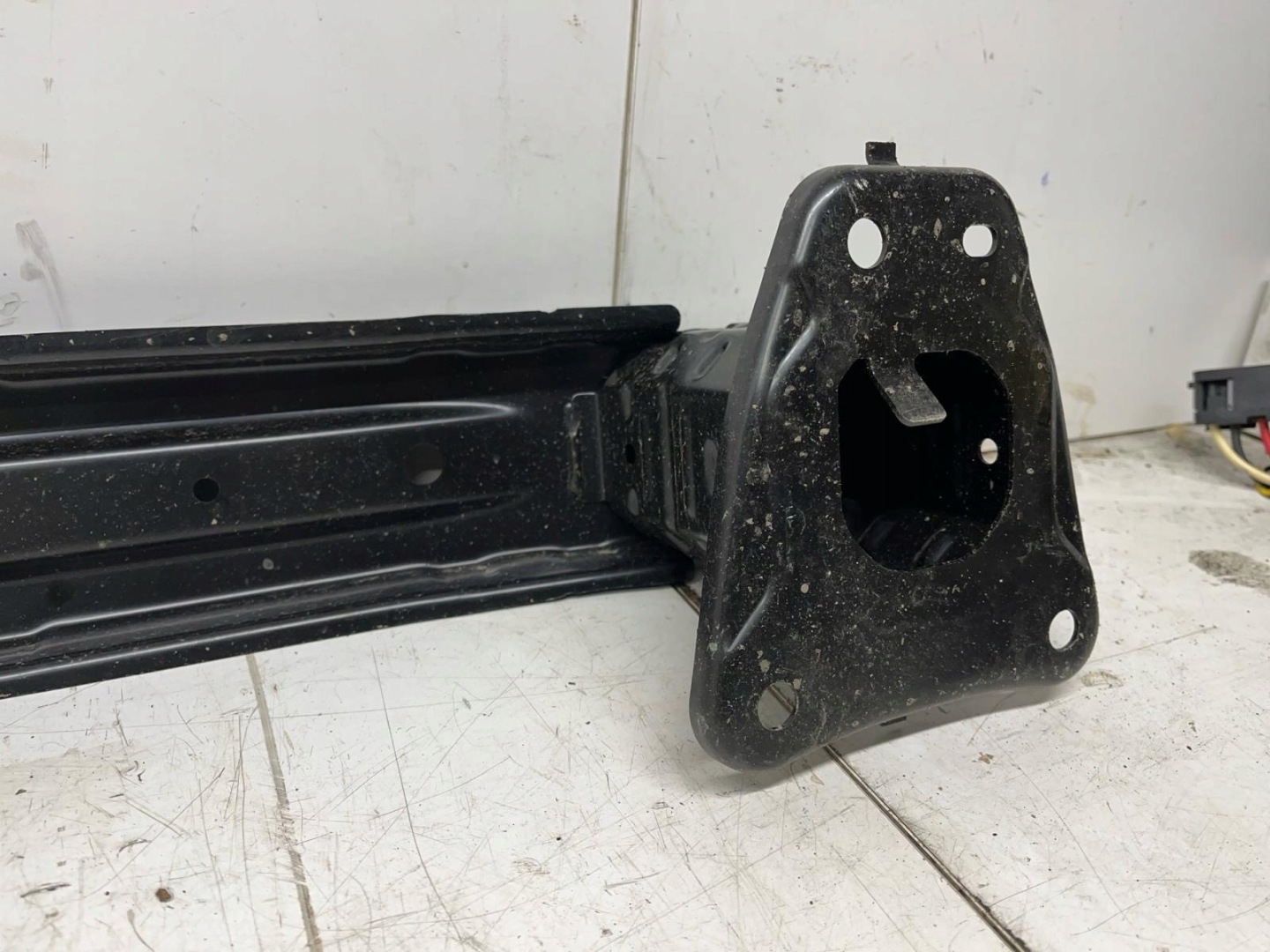 TOYOTA PRIUS 4 IV bumper support rear part 2018