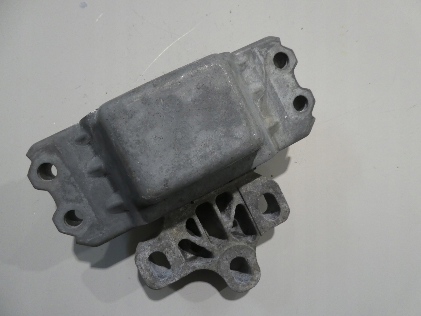 VW SHARAN 7N0 gearbox mount 7N0199555B