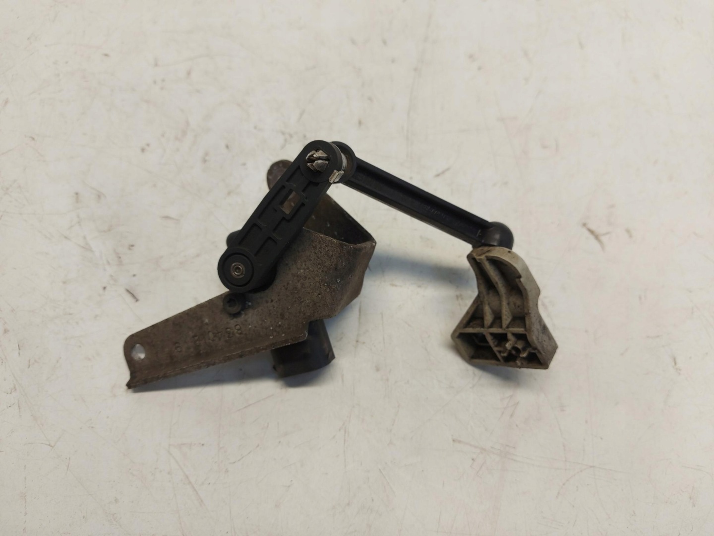BMW G05 X5 3.0d 2019r sensor POZIOMOWANIA left rear part 6870200