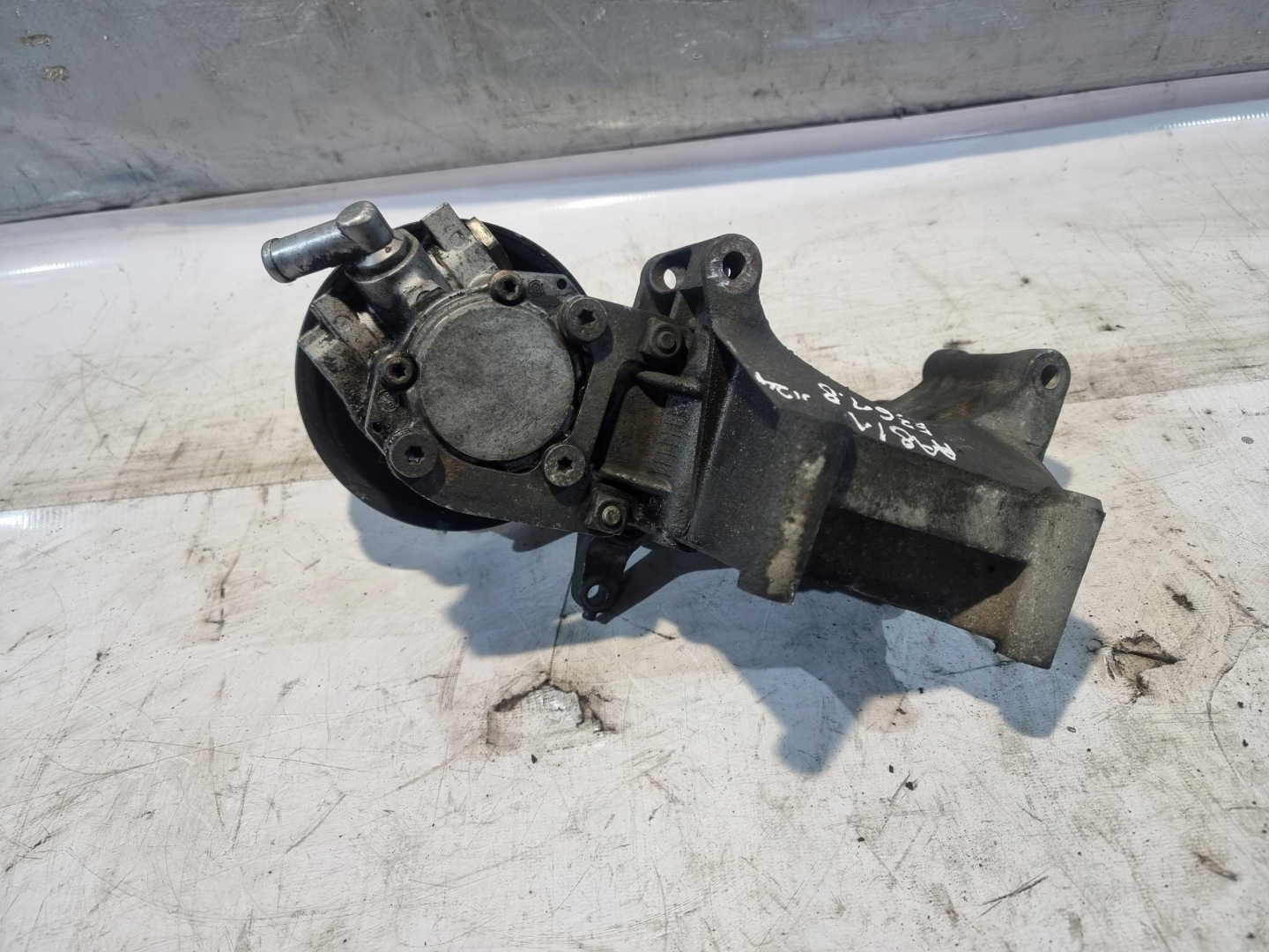 servo pumpa BMW E36 318i 96r