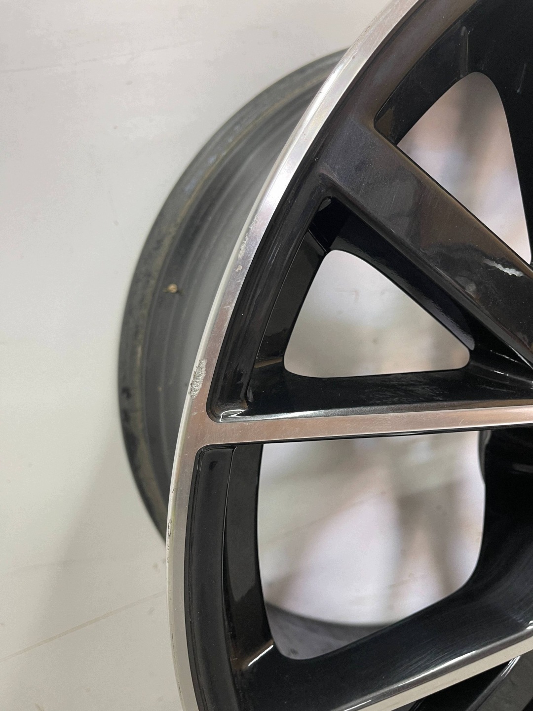 disk hliníkový Audi Q8 Q7 10x22 ET26 4M0601025DS